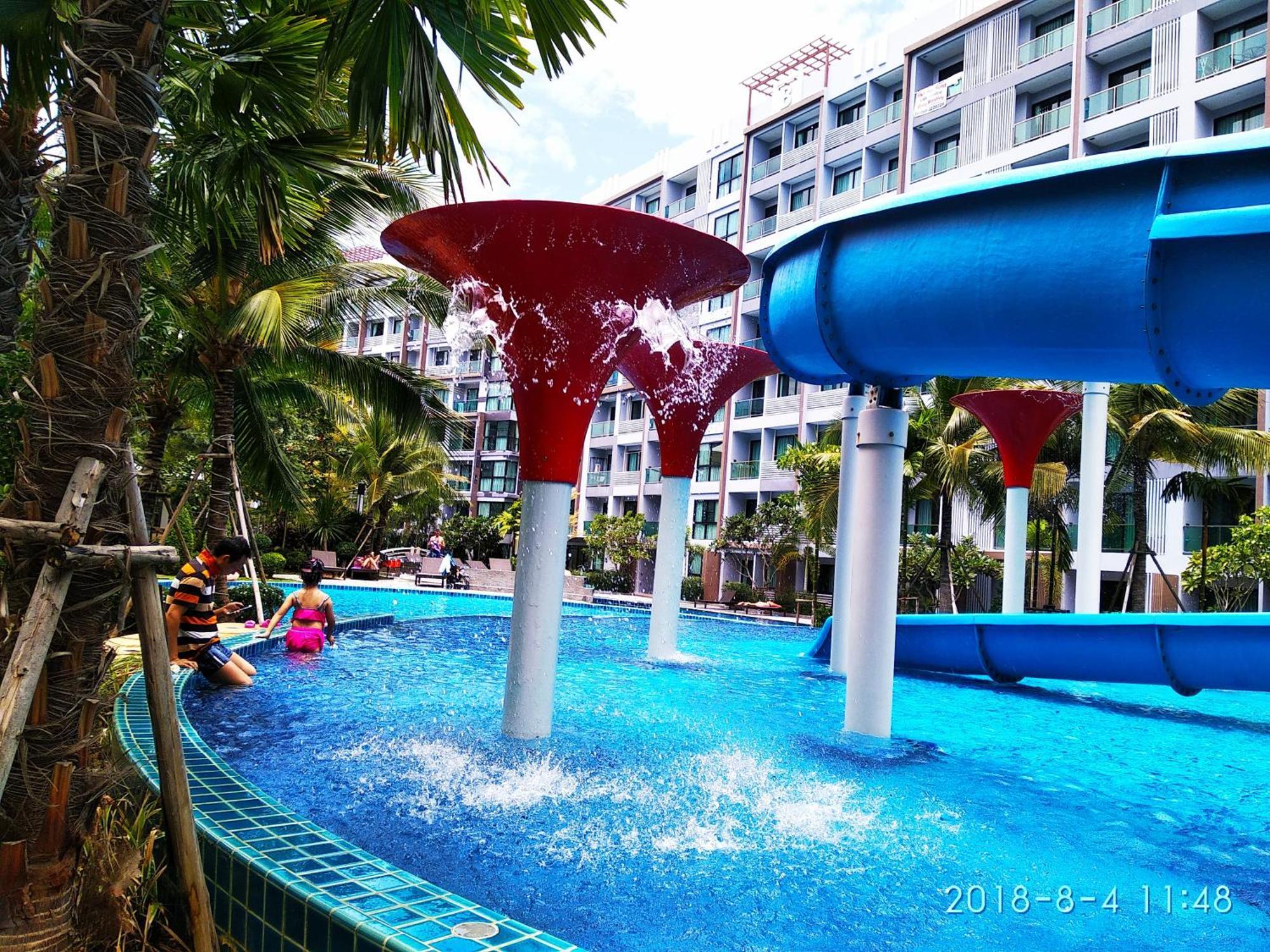 Dusit Grand Park Apartemen *